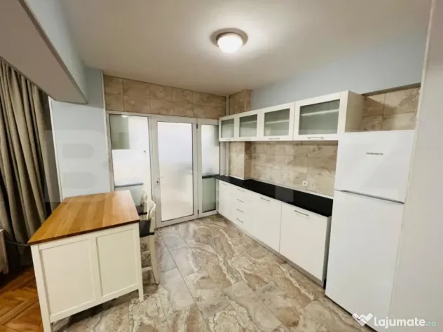 Studio spatios de 45 mp, mobilat modern, zona centrala - Craiova (Dolj)