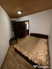 Aparatorii patriei soseau Berceni parter