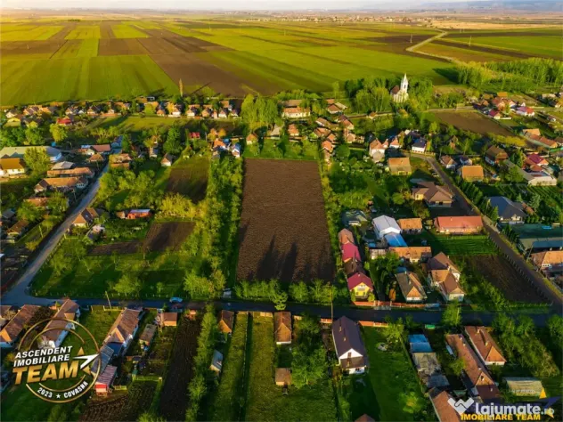 FILM! 4.554 mp intravilan versatil, PUZ: rezidential comerci - Marcusa (Covasna)