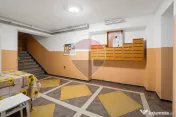 DE INCHIRIAT Apartament 2 camere B- dul Victoriei 4, etaj... 