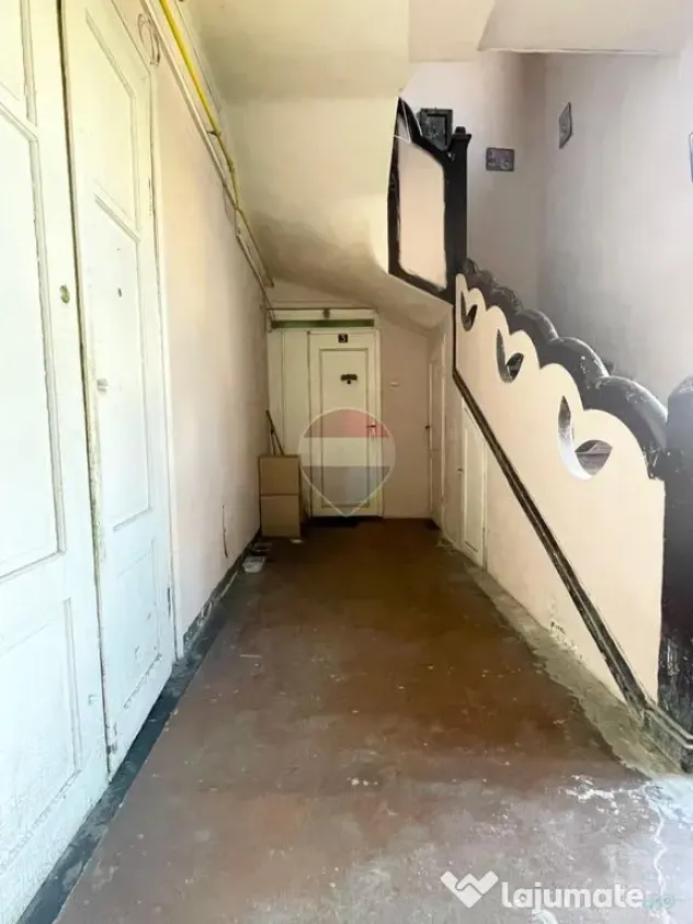 Apartament cu 1 camera de vânzare + boxa pe str George C... - Arad (Arad)