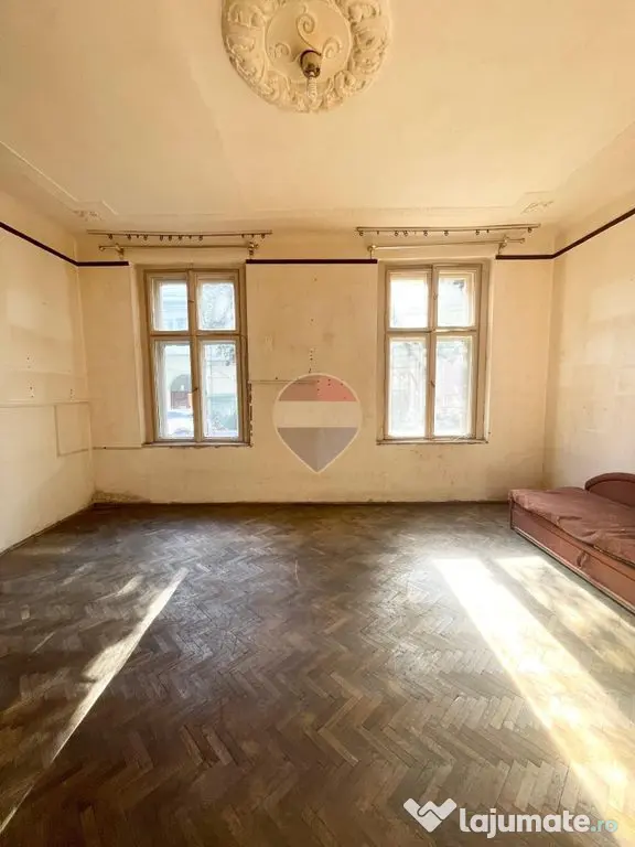 Apartament cu 1 camera de vânzare + boxa pe str George C... - Arad (Arad)