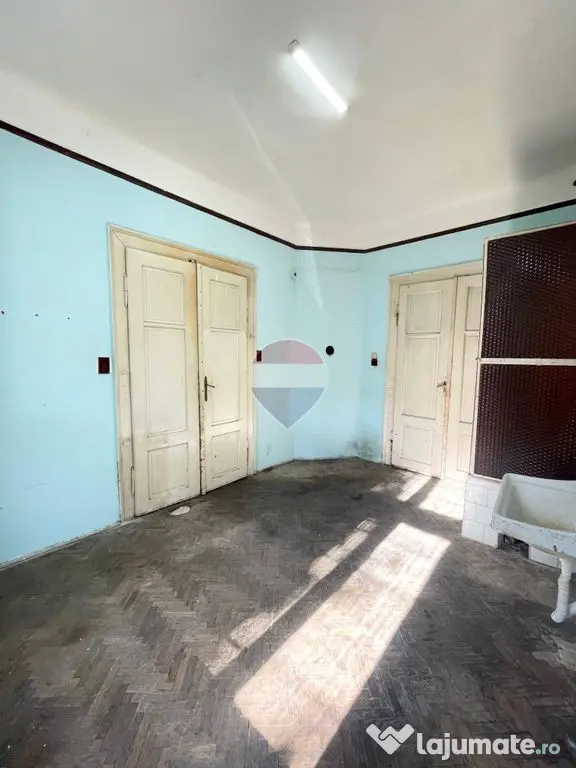 Apartament cu 1 camera de vânzare + boxa pe str George C... - Arad (Arad)