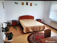 Apartament de inchiriat etaj casa particulara cu intrare separata