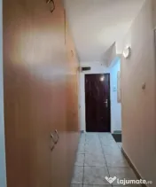 Închiriere apartament 2 camere, Democrației, 350 euro 