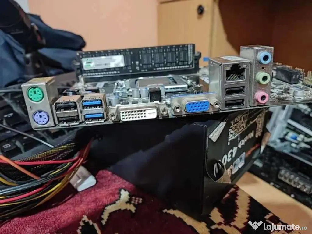 Kit Placă de bază MSI H81M-P33