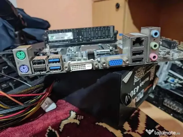 Kit Placă de bază MSI H81M-P33