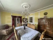 Casă 202 mp cu teren 1.178 mp, livadă și garaj – Petin 