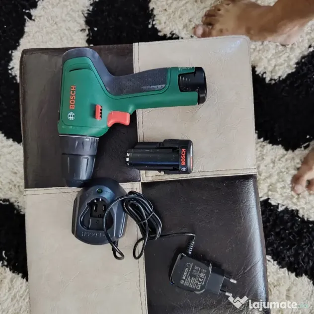 Bormasină Bosch easy drill cu 2 acumulatori