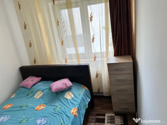 Vând apartament 2 camere etaj 2 zona Piața Mică