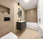 La casa, 62 mp integral renovati, curte, zona privata, garaj 