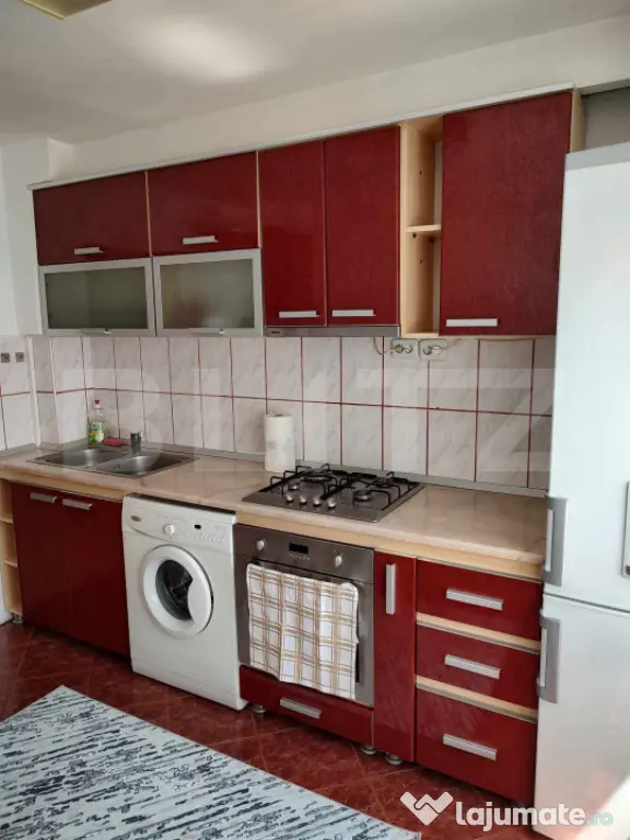 Apartament cu 2 camere, etaj intermediar, decomandat, zona G - Suceava (Suceava)