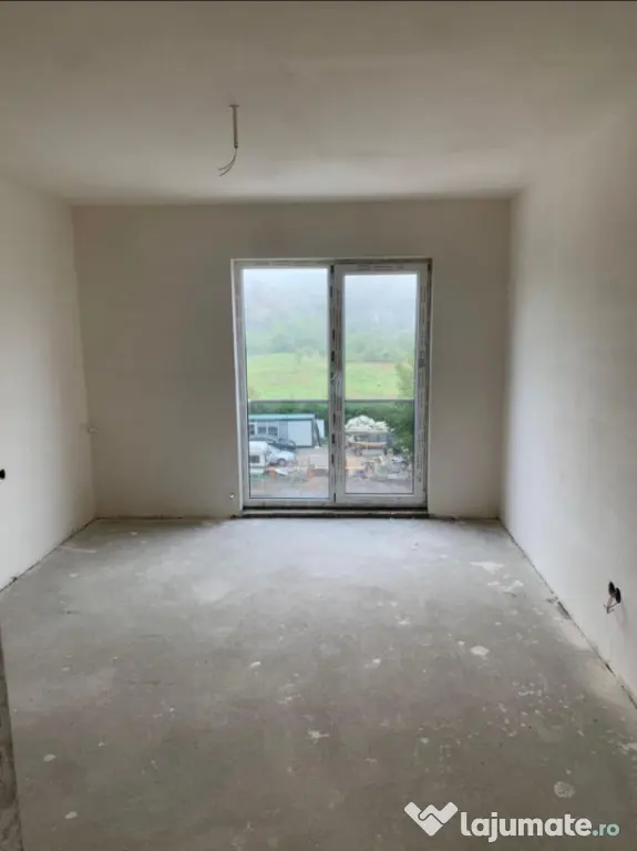 Apartament 3 camere, 57 mp, zona Tineretului - Floresti (Cluj)