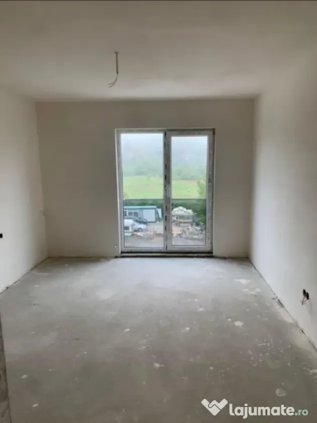 Apartament 3 camere, 57 mp, zona Tineretului - Floresti (Cluj)