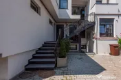 PRIMA ÎNCHIRIERE, 2 CAMERE, NEMOBILAT, CLĂDIRE BOUTIQUE 20