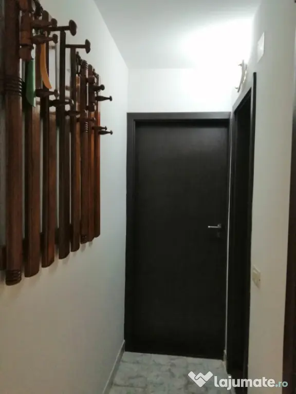 Apartament spațios cu 3 camere decomandate, 70 mp – Zona - Azuga (Prahova)