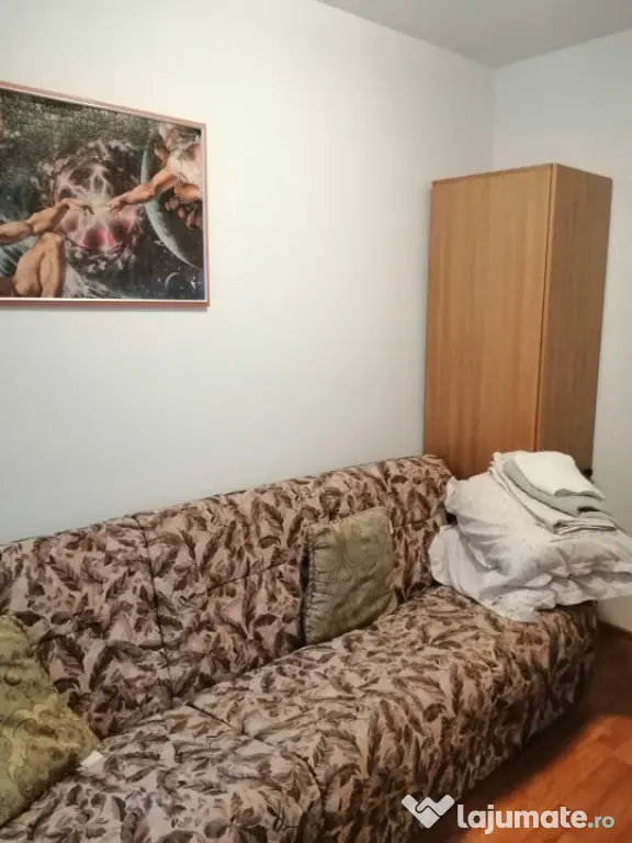 Apartament spațios cu 3 camere decomandate, 70 mp – Zona - Azuga (Prahova)