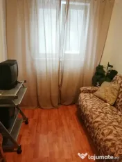 Apartament spațios cu 3 camere decomandate, 70 mp – Zona 