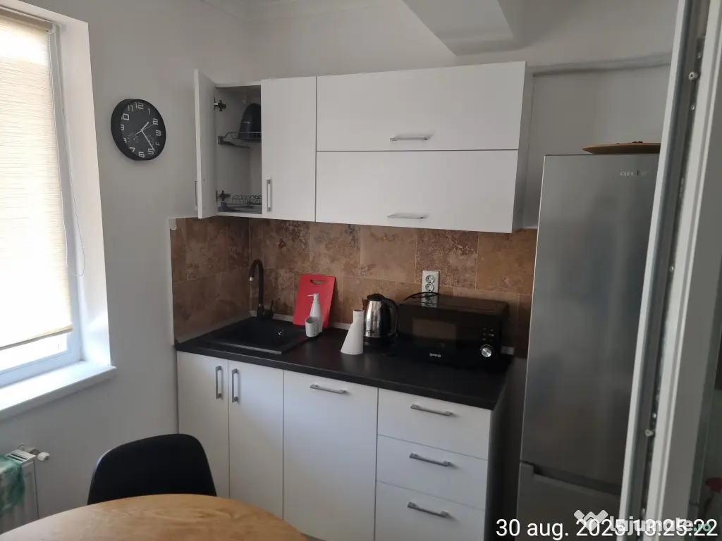inchiriez apartament 2 camere