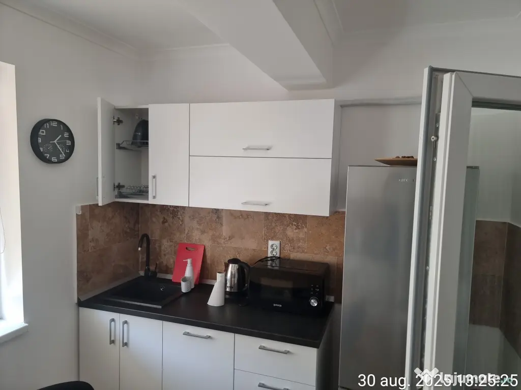 inchiriez apartament 2 camere