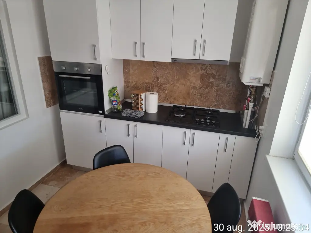 inchiriez apartament 2 camere