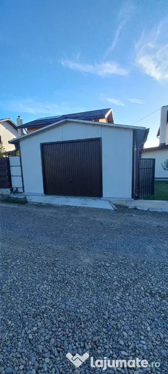 Casă cu etaj Manastirea Doamnei vis a vis de service Caslaru