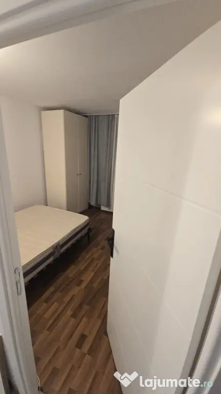 Apartament 3 camere de vânzare