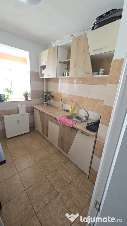 Apartament 3 camere de vânzare