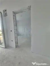 Duplex despartit prin baie - zona foarte buna - posibilitate 