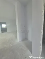 Duplex despartit prin baie - zona foarte buna - posibilitate 