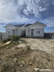 Duplex despartit prin baie - zona foarte buna - posibilitate 