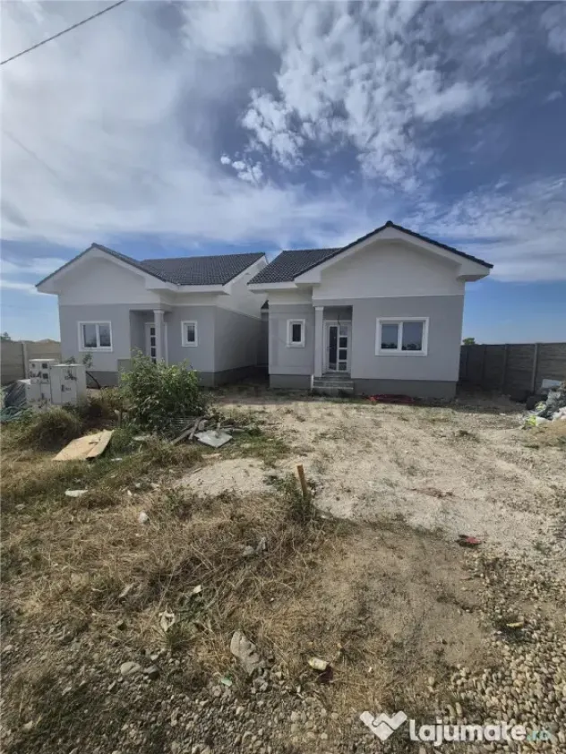 Duplex despartit prin baie - zona foarte buna - posibilitate - Mosnita Noua (Timis)