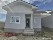 Duplex despartit prin baie - zona foarte buna - posibilitate 