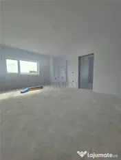 Duplex despartit prin baie - zona foarte buna - posibilitate 