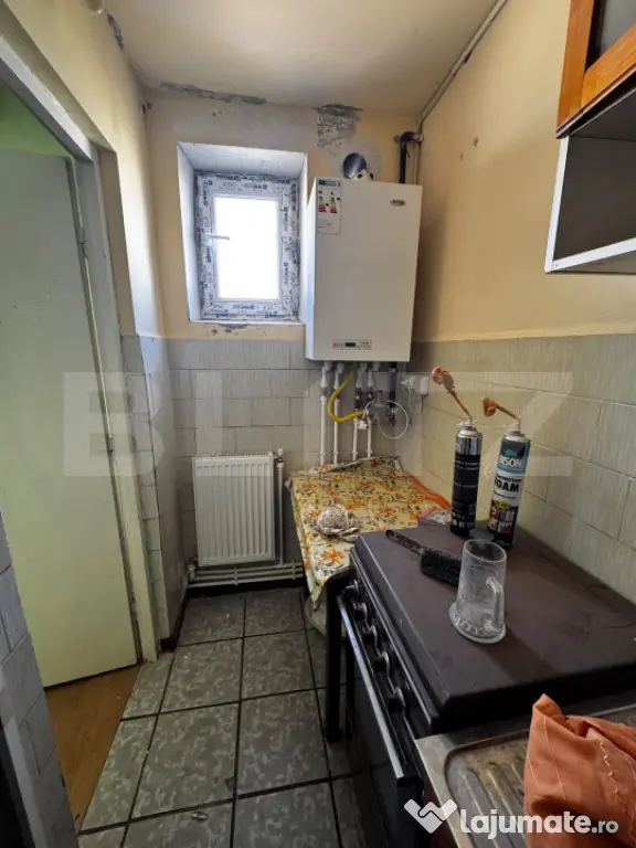 Apartament 2 camere, zona ultra-centrala, semidecomandat - Campia Turzii (Cluj)