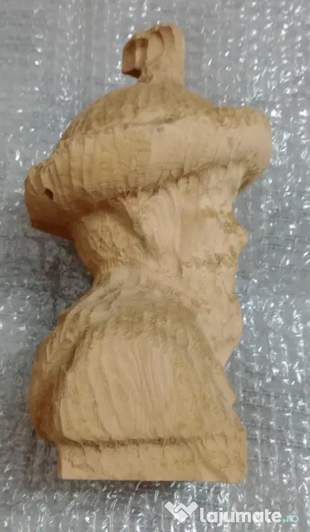 Bust cioplit in lemn 25 cm. tei sau nuc