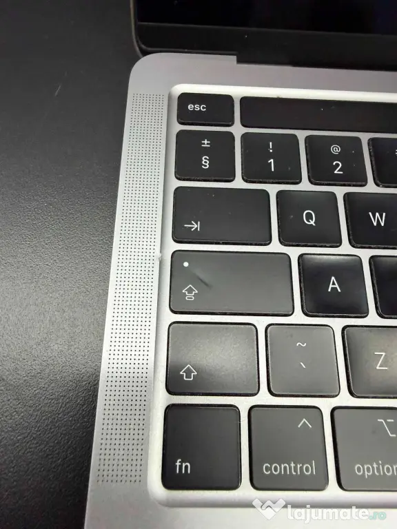 MacBook Pro 13 Touch Bar 2020 Intel i5 1.4 ghz 16GB 2133mhz 256Gb ssd ID_1723