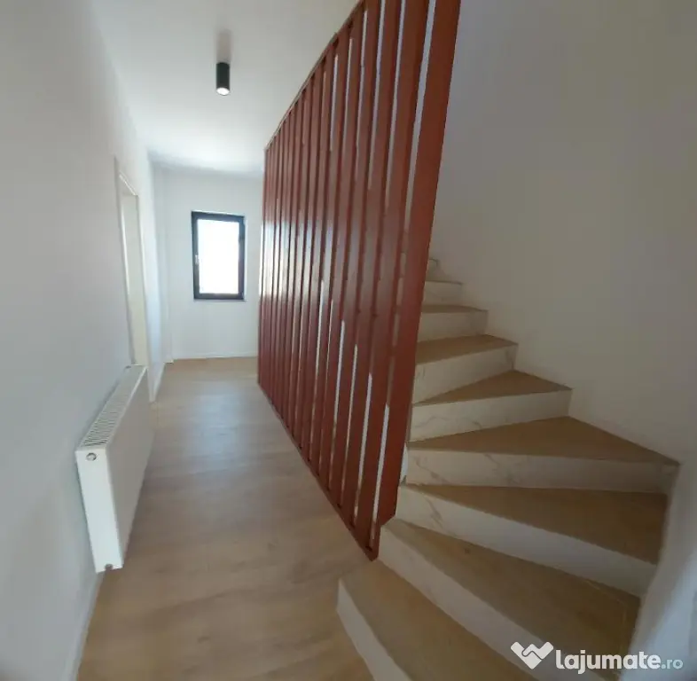 LA CHEIE-Individuala cocheta 5 camere, 4 bai si 180 mp teren liber - Bragadiru (Bucuresti-Ilfov)