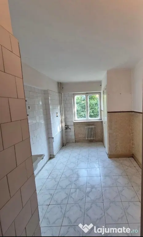 Apartament 2 camere foarte spatios cu 2 balcoane - Botosani (Botosani)