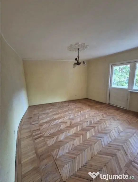 Apartament 2 camere foarte spatios cu 2 balcoane - Botosani (Botosani)
