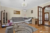 Casă/Spatiu comercial si teren 422 mp de inchiriat zona Uta 
