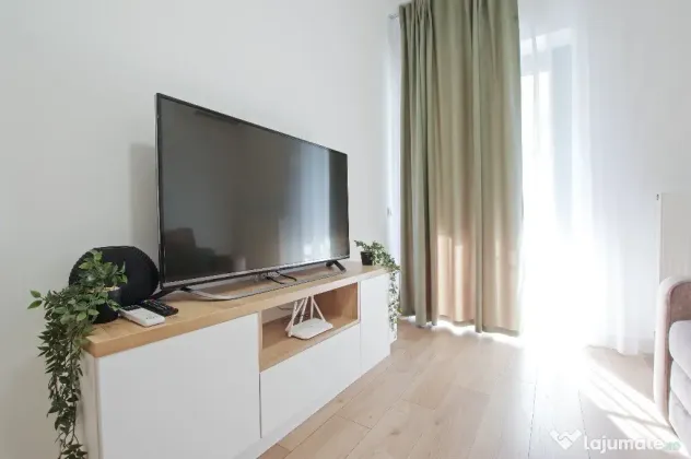 PF închiriez studio modern + loc de parcare | Complex Silk District - Iasi (Iasi)