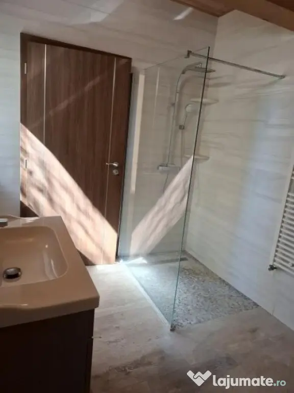 Inchiriez casa 3 camere,140mp utili,teren 1000mp,zona Simian, 700euro - Simian (Mehedinti)