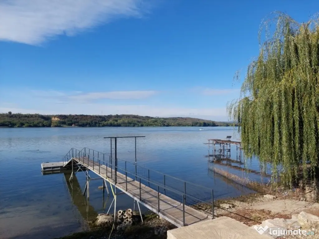 Inchiriez casa 3 camere,140mp utili,teren 1000mp,zona Simian, 700euro - Simian (Mehedinti)