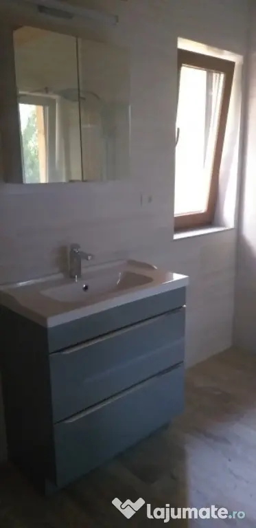 Inchiriez casa 3 camere,140mp utili,teren 1000mp,zona Simian, 700euro - Simian (Mehedinti)