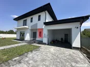 Vanzare vila 4 camere in Domnesti 
