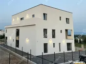 Apartament la cheie cu 3 camere 2 bai la etajul 1 zona Arhit 