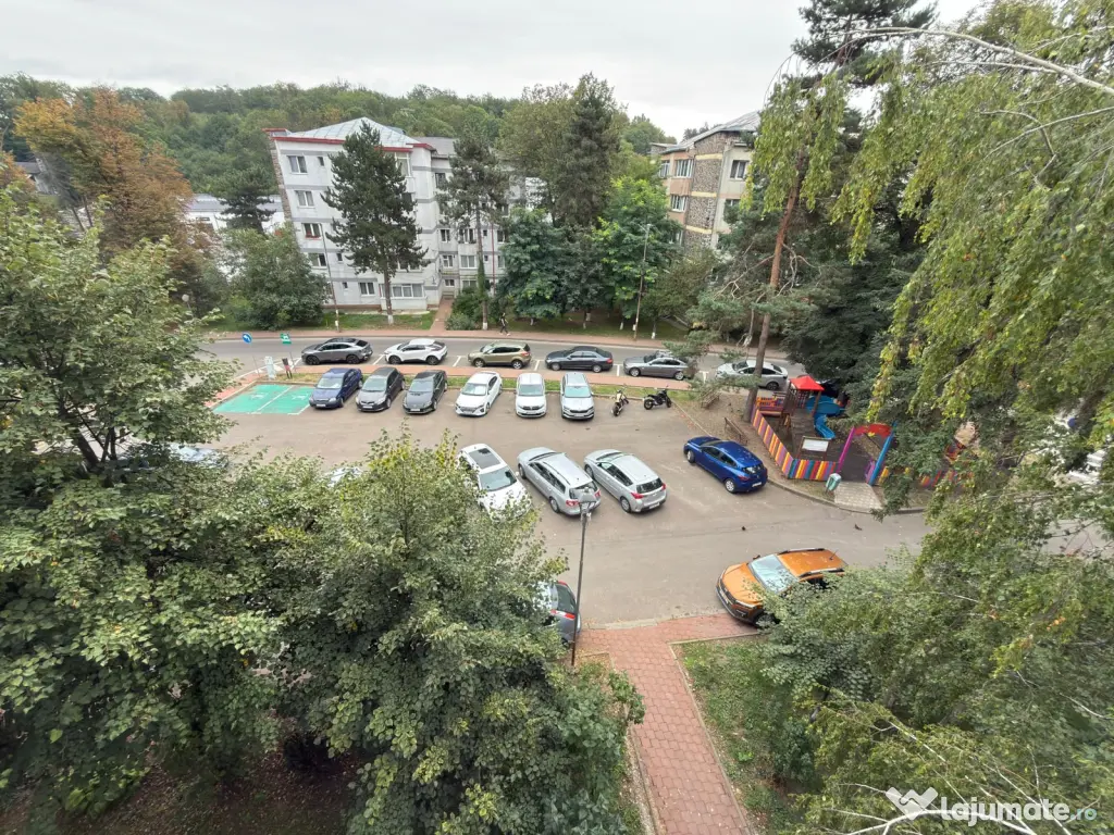 Apartament 3 camere de închiriat zonă centrală, 65 mp, boxă, spațios