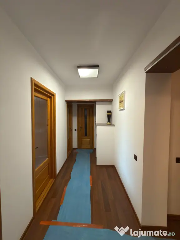 Apartament 3 camere de închiriat zonă centrală, 65 mp, boxă, spațios