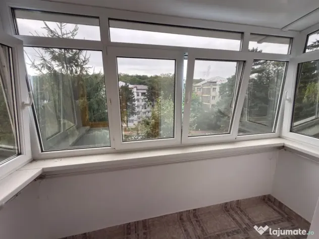 Apartament 3 camere de închiriat zonă centrală, 65 mp, boxă, spațios